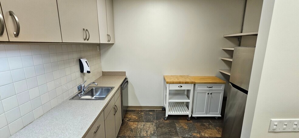 More Photos Of 2228 Mechanic St, Galveston Office For Lease