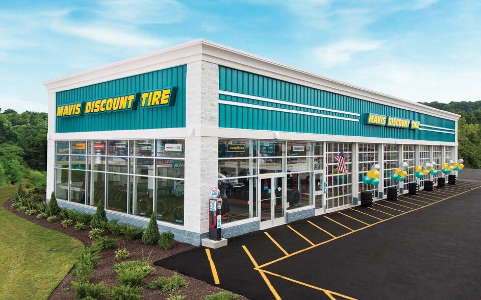 Primary Photo Of 525 Kimberton Dr, Phoenixville Auto Dealership For Sale