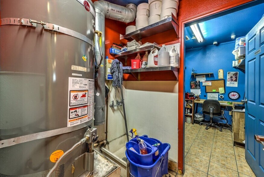 More Photos Of 1108 E Lake Mead Blvd, North Las Vegas Restaurant For Lease