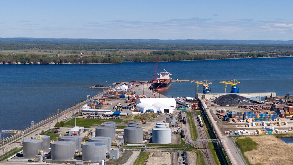More Photos Of 805 Boul Alphonse-Deshaies, Bécancour Industrial For Sale