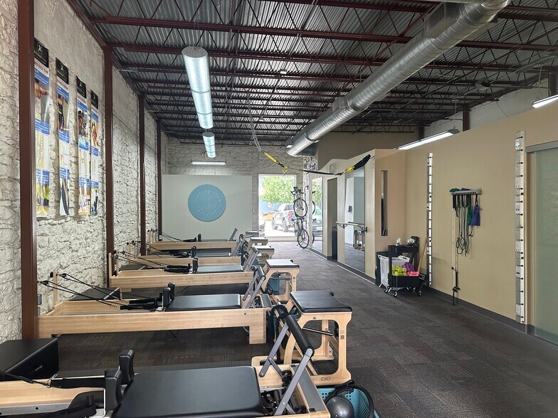 More Photos Of 102 E Main Ave, Round Rock Storefront Retail Office For Sale