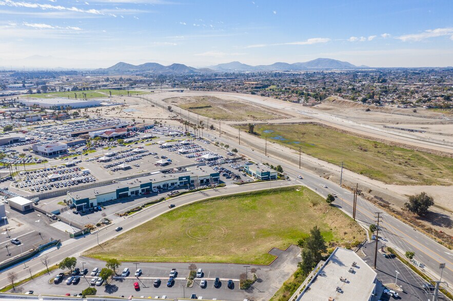 More Photos Of Orange Show Rd & 215 Fwy, San Bernardino Land For Sale