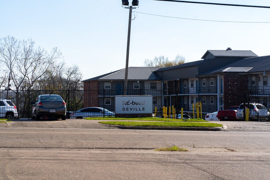 More Photos Of 700-712 N Jefferson St, Jackson Apartments For Sale