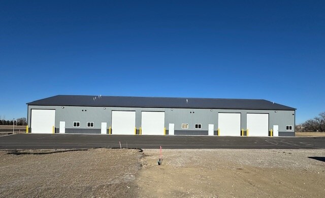 More Photos Of 700 Armstrong Dr, Fairmont Service For Sale