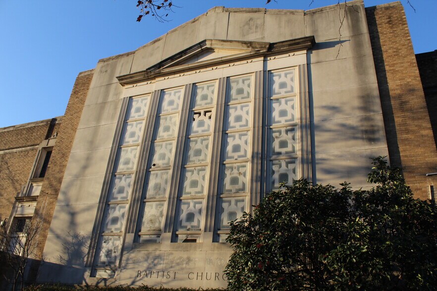 More Photos Of 1519 Circle Park Blvd, Fort Worth Religious Facility For Sale