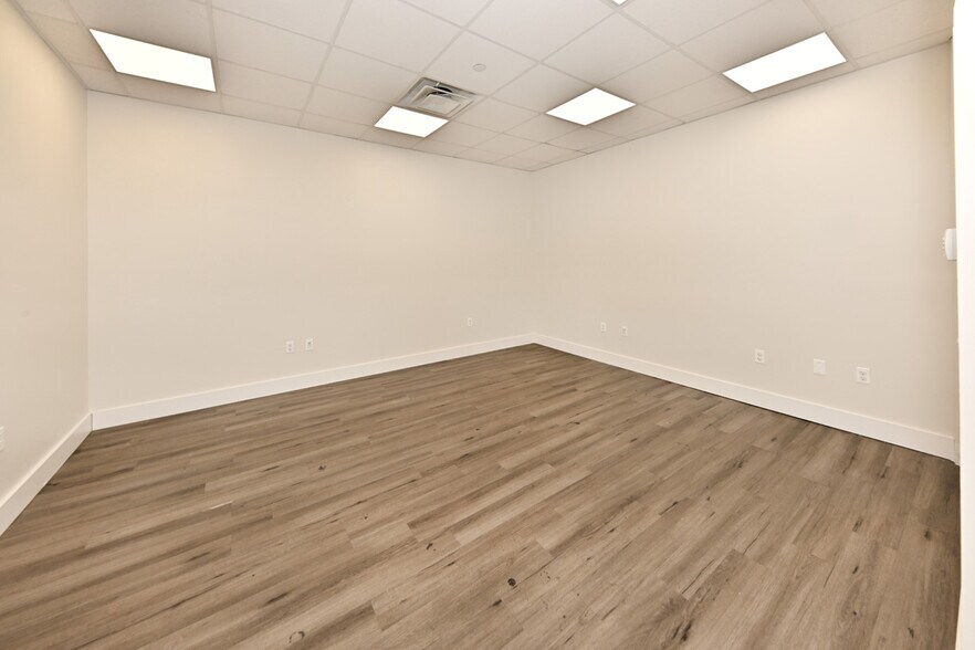 More Photos Of 210 S Newman St, Hackensack Manufacturing For Lease