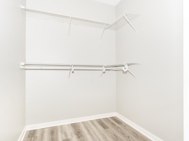 More Photos Of 6418 N Sheridan Rd, Chicago Apartments For Lease