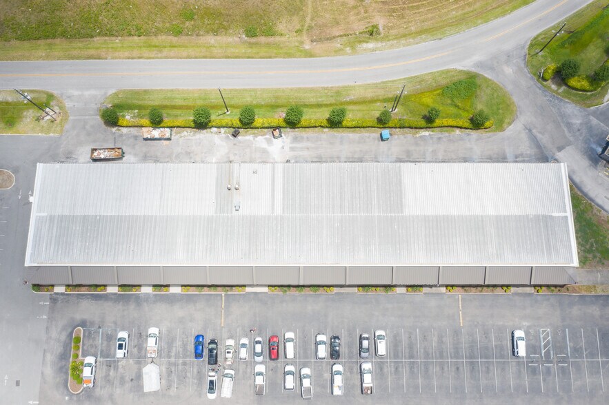 More Photos Of I-75 @ I-75 & U.S. 90, Lake City Unknown For Lease