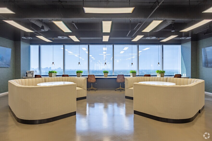 More Photos Of 24 Greenway Plz, Houston Office For Lease