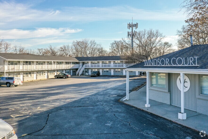 More Photos Of 6500 Hickman Rd, Windsor Heights Hotel For Sale