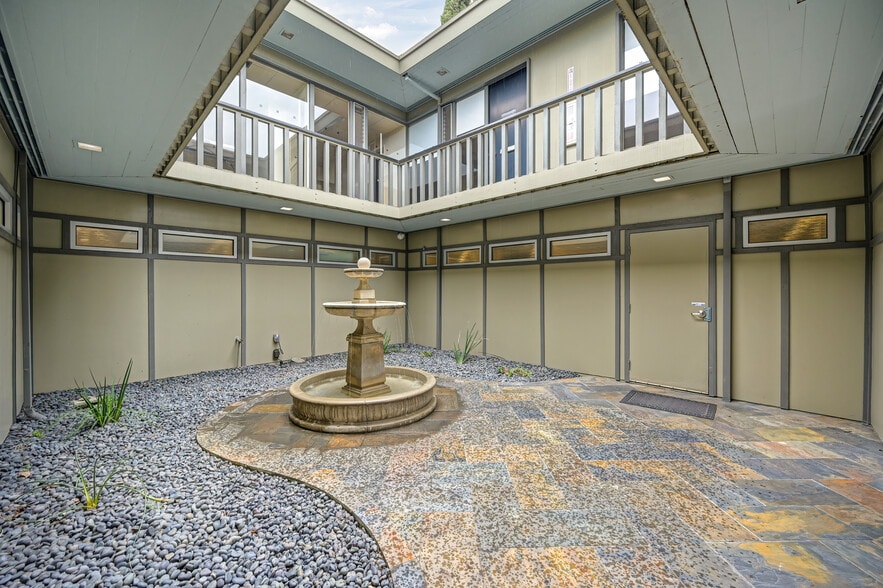 More Photos Of 2398 Fair Oaks Blvd, Sacramento Office For Sale