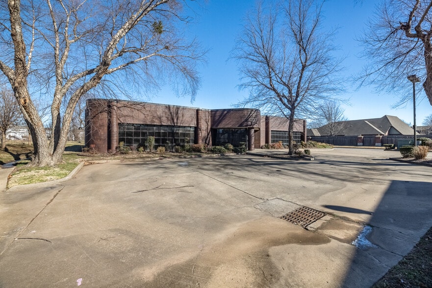 More Photos Of 6940 S Utica Ave, Tulsa Office For Sale