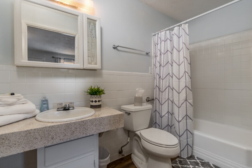 More Photos Of 912 N Hwy 87, Tulia Hotel For Sale