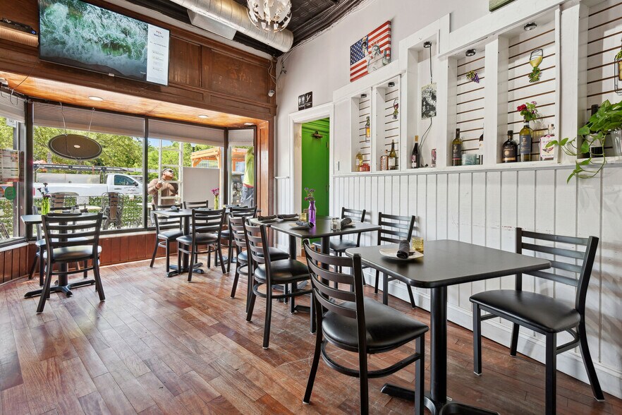 More Photos Of 3209 Mt Pleasant St NW, Washington Restaurant For Sale