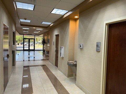 More Photos Of 8198 S Jog Rd, Boynton Beach Office Residential For Lease