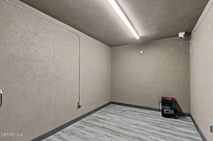 More Photos Of , Sunland Park Flex For Sale