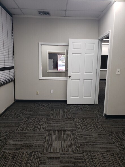 More Photos Of 5200-5252 Sunrise Blvd, Fair Oaks Unknown For Lease