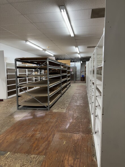 More Photos Of 1304 S Broad St, Monroe Flex For Lease