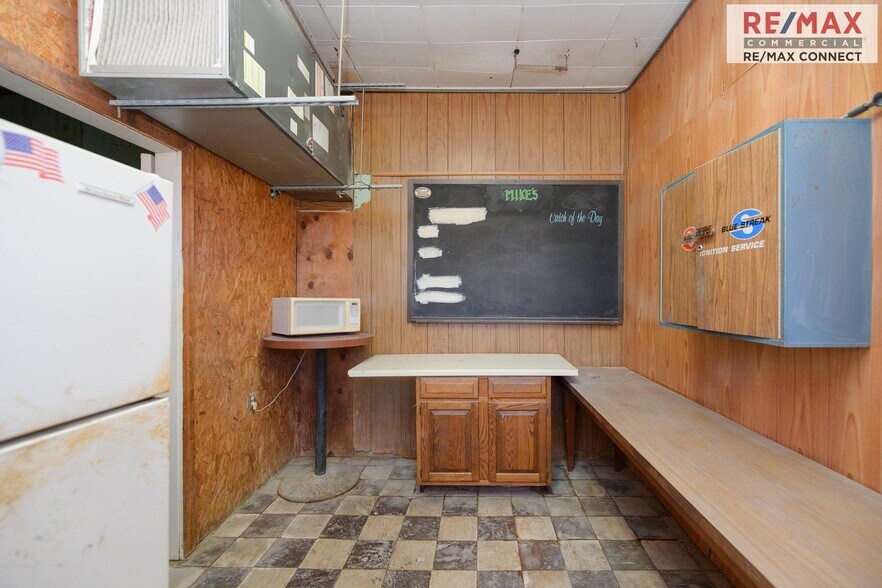 More Photos Of 7826 Warwick Blvd, Newport News General Retail For Sale