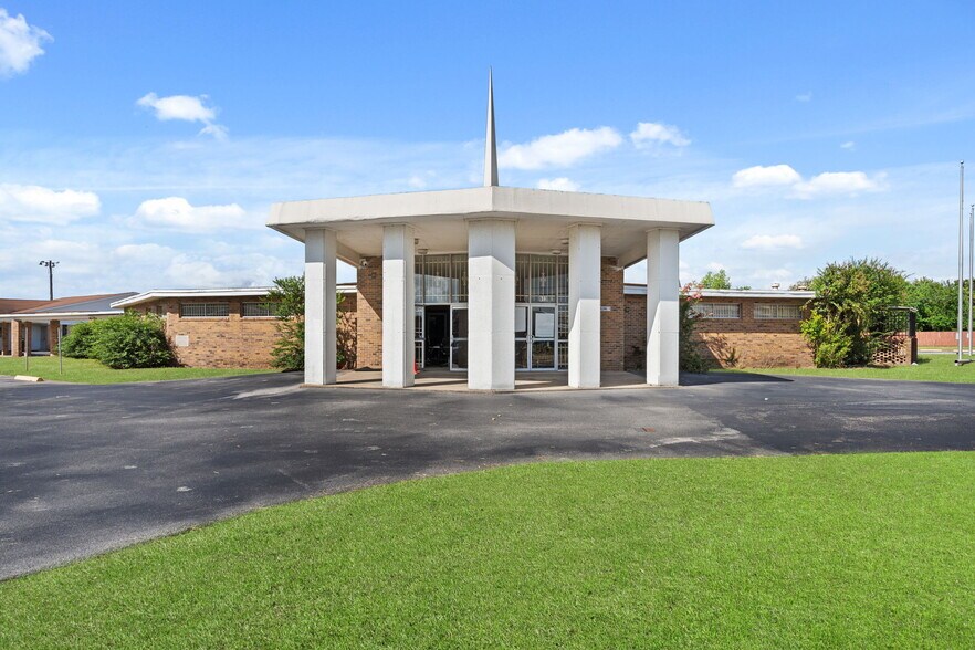 Primary Photo Of 513 W Rittenhouse Rd, Houston Religious Facility For Sale