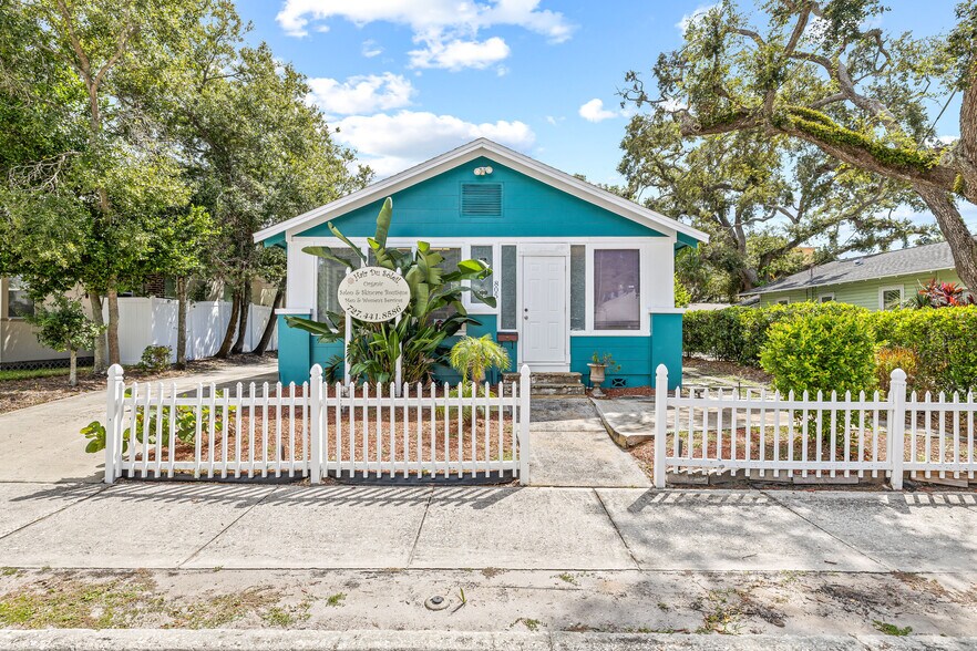 More Photos Of 805 Turner St, Clearwater Office For Sale