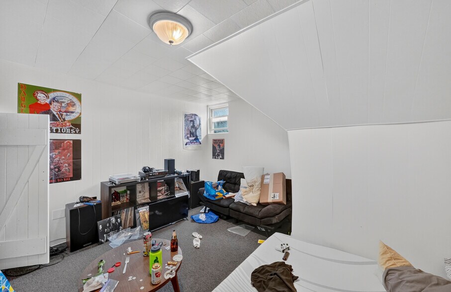 More Photos Of 137 Livingston Ave, New Brunswick Office Residential For Sale