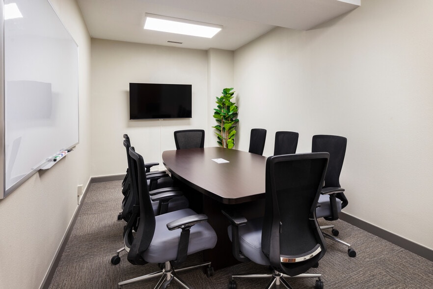 More Photos Of 121 S Broadway Ave, Tyler Office For Lease