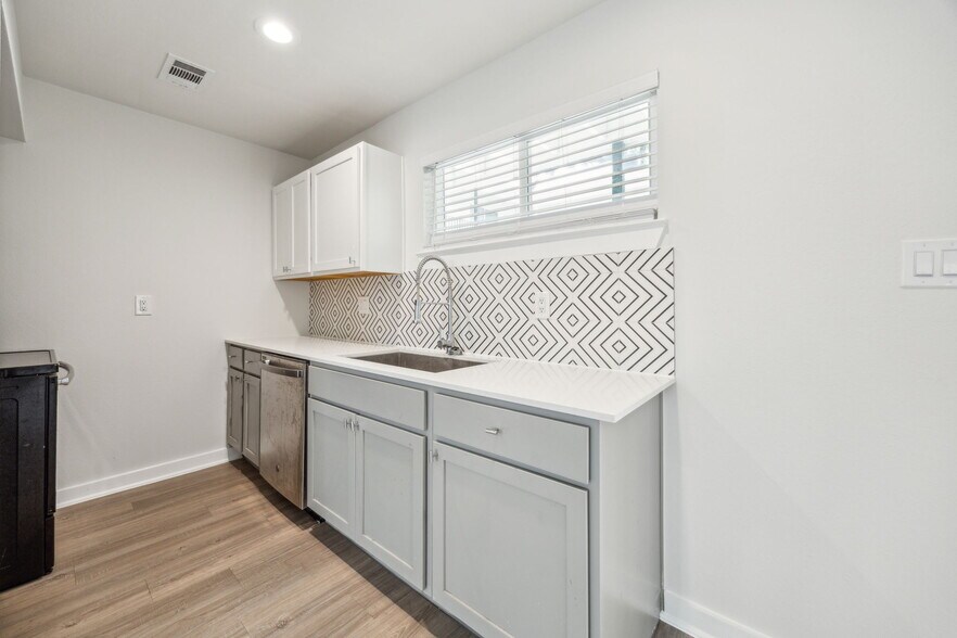 More Photos Of 5018 San Jacinto St, Dallas Apartments For Sale