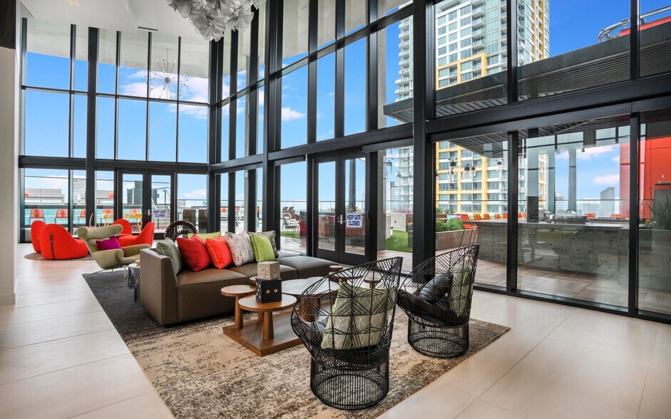 More Photos Of 1501 Island Ave, San Diego Apartments For Lease