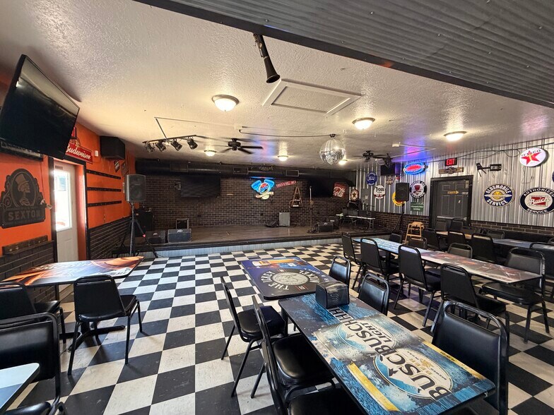 More Photos Of 4700 41st St, Sioux City Restaurant For Sale
