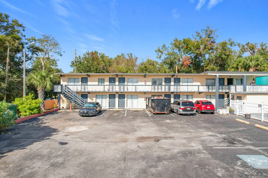 More Photos Of 307 E Vine St, Kissimmee Hotel For Sale