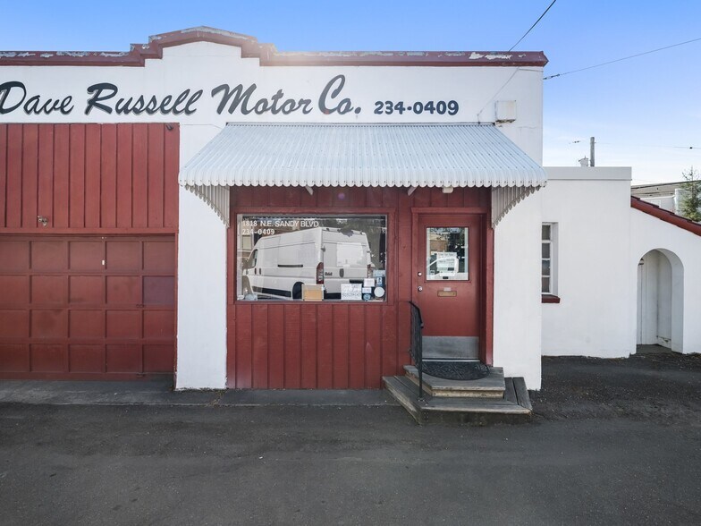 More Photos Of 1840 NE Sandy Blvd, Portland Auto Dealership For Sale