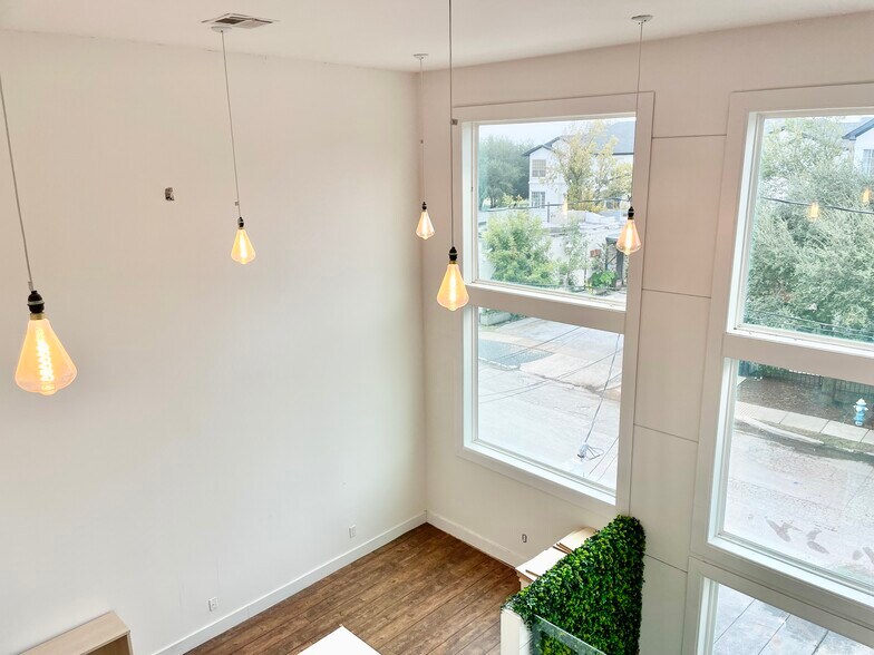 More Photos Of 3335 W Lamar St, Houston Office Residential For Lease