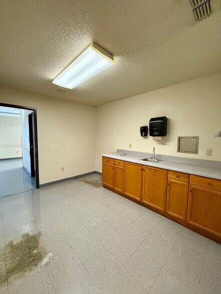 More Photos Of 3606 Profit Pl, Temple Office For Sale