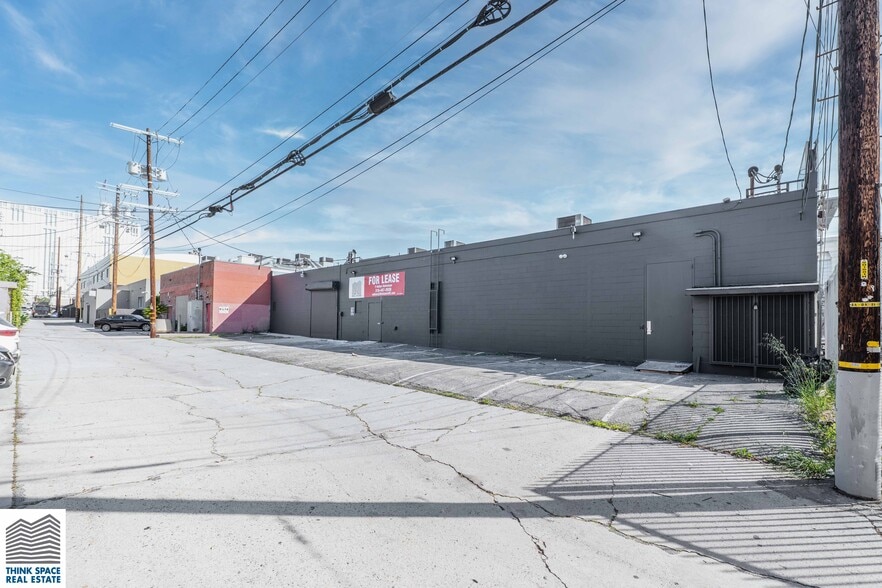 More Photos Of 913-915 N Highland Ave, Los Angeles Showroom For Sale