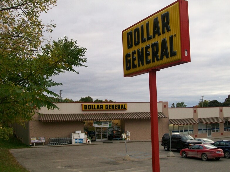 Primary Photo Of 395 E State St, Belding Freestanding For Sale