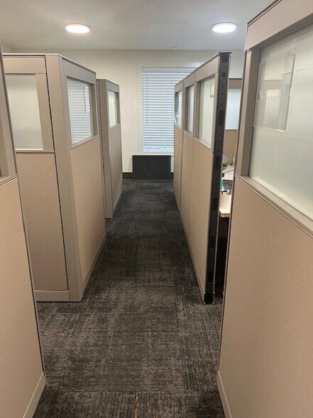 More Photos Of 18445 E Burnside St, Portland Office Residential For Sale