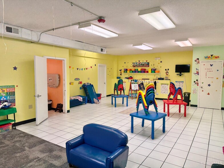More Photos Of 3829 North Bend Rd, Cincinnati Office For Sale