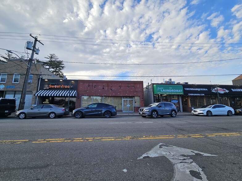 More Photos Of 152 Jericho Tpke, Mineola Storefront For Lease