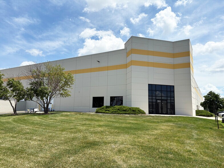 Primary Photo Of 1501 Remington Blvd, Bolingbrook Distribution For Lease