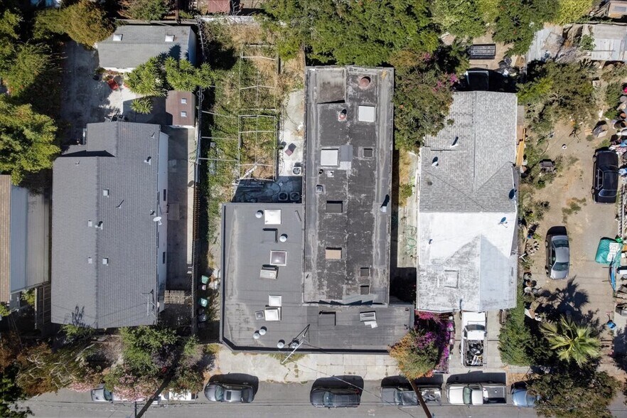 More Photos Of 2928-2930 Chapman St, Oakland Warehouse For Sale