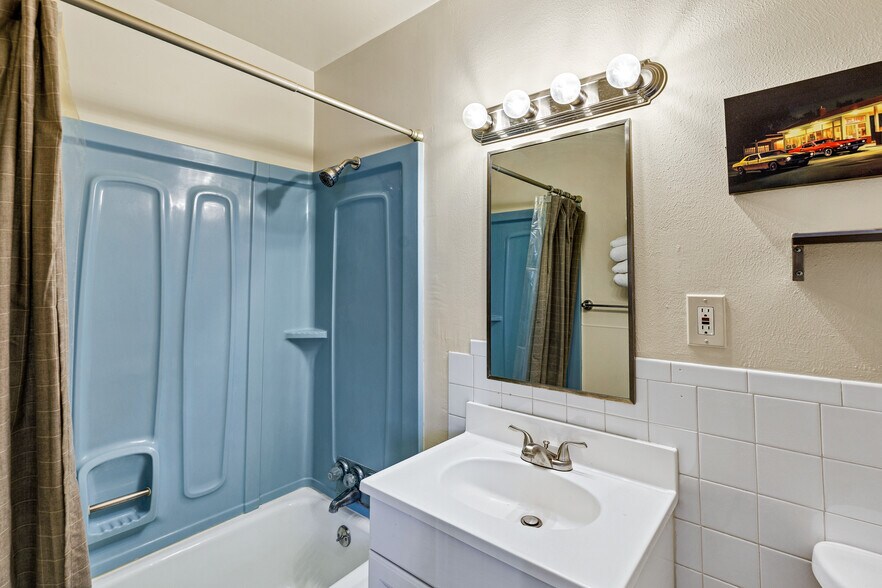 More Photos Of 808 Caribou St, Simla Hospitality For Sale