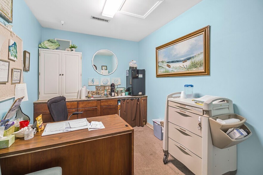 More Photos Of 100 W Lake Professional Park, Geneva Assisted Living For Sale