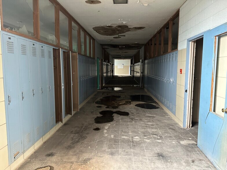 More Photos Of 1123 N Sherman St, Bay City Schools For Lease
