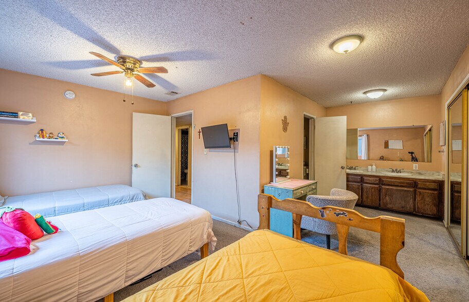 More Photos Of 1745 S Harvard Blvd, Los Angeles Apartments For Sale