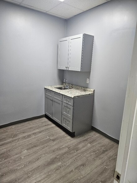 More Photos Of 158 Jericho Tpke, Mineola Storefront Retail Residential For Lease