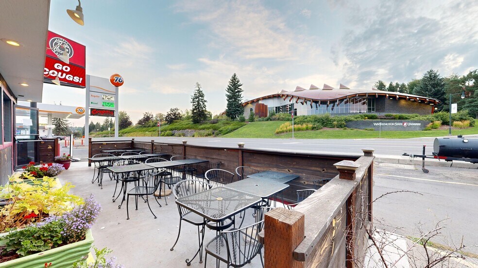 More Photos Of 1005 E Main St, Pullman Restaurant For Sale