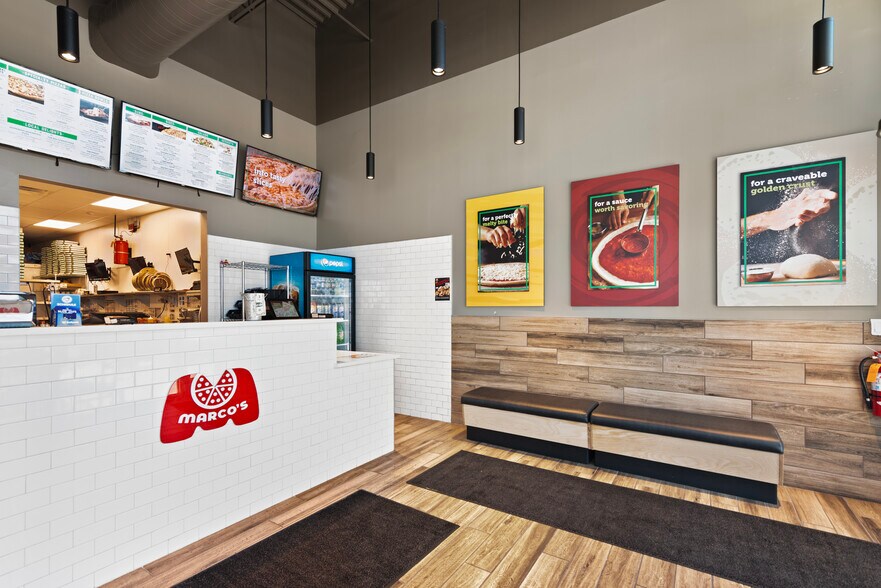 More Photos Of 1440 Main St, Dunedin General Retail For Lease