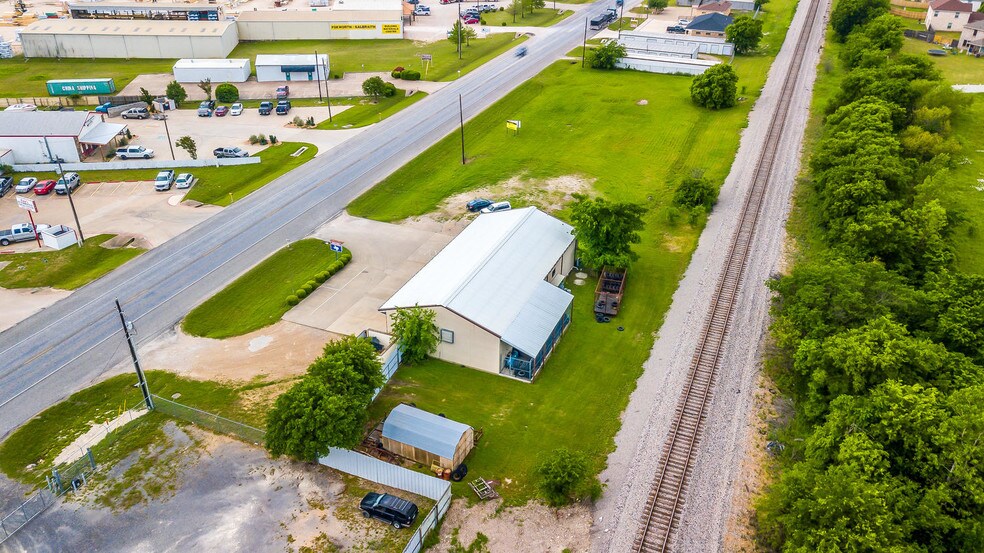 More Photos Of 501 N State Highway 342, Red Oak Auto Repair For Sale