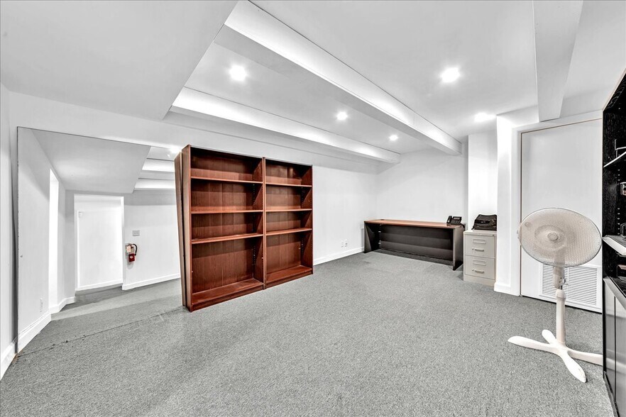 More Photos Of 500 NE 25th St, Pompano Beach Flex For Lease